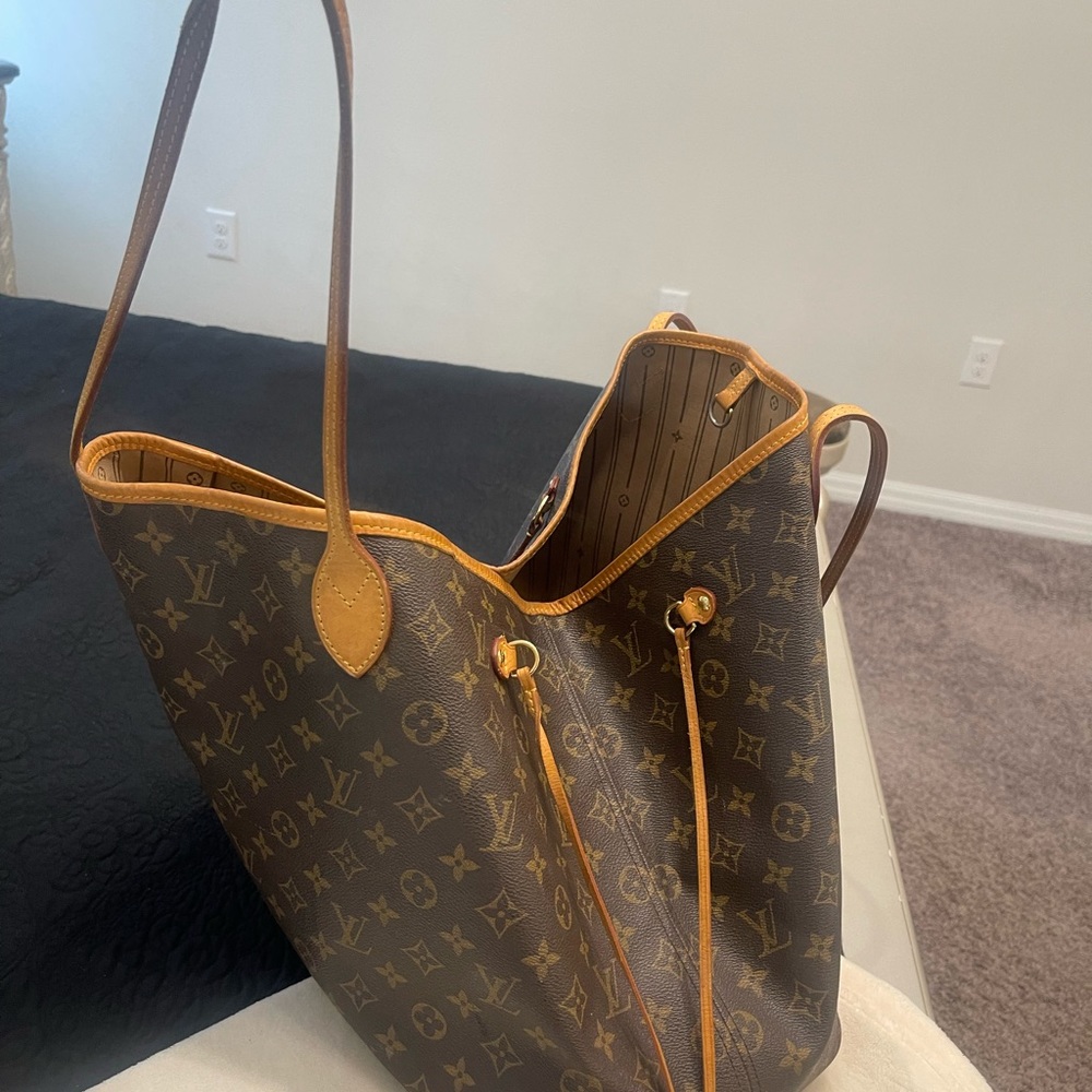 Louis Vuitton never full - Picture 6 of 7